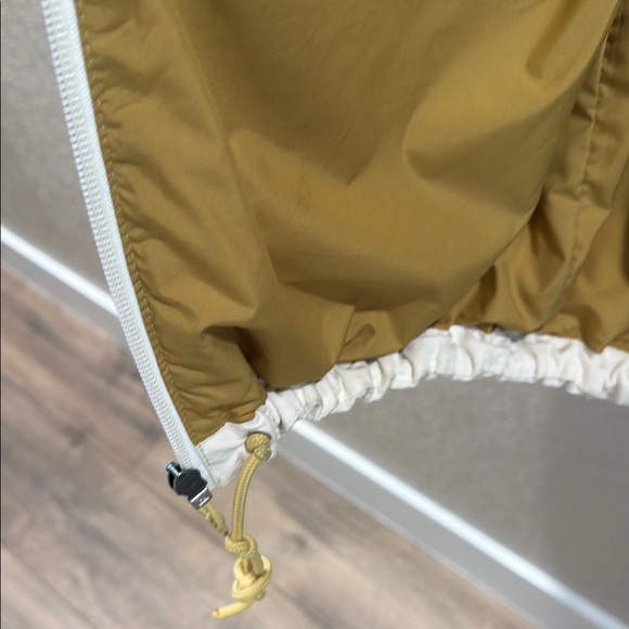 The North Face White and Yellow Jacket - Picture 4 of 6